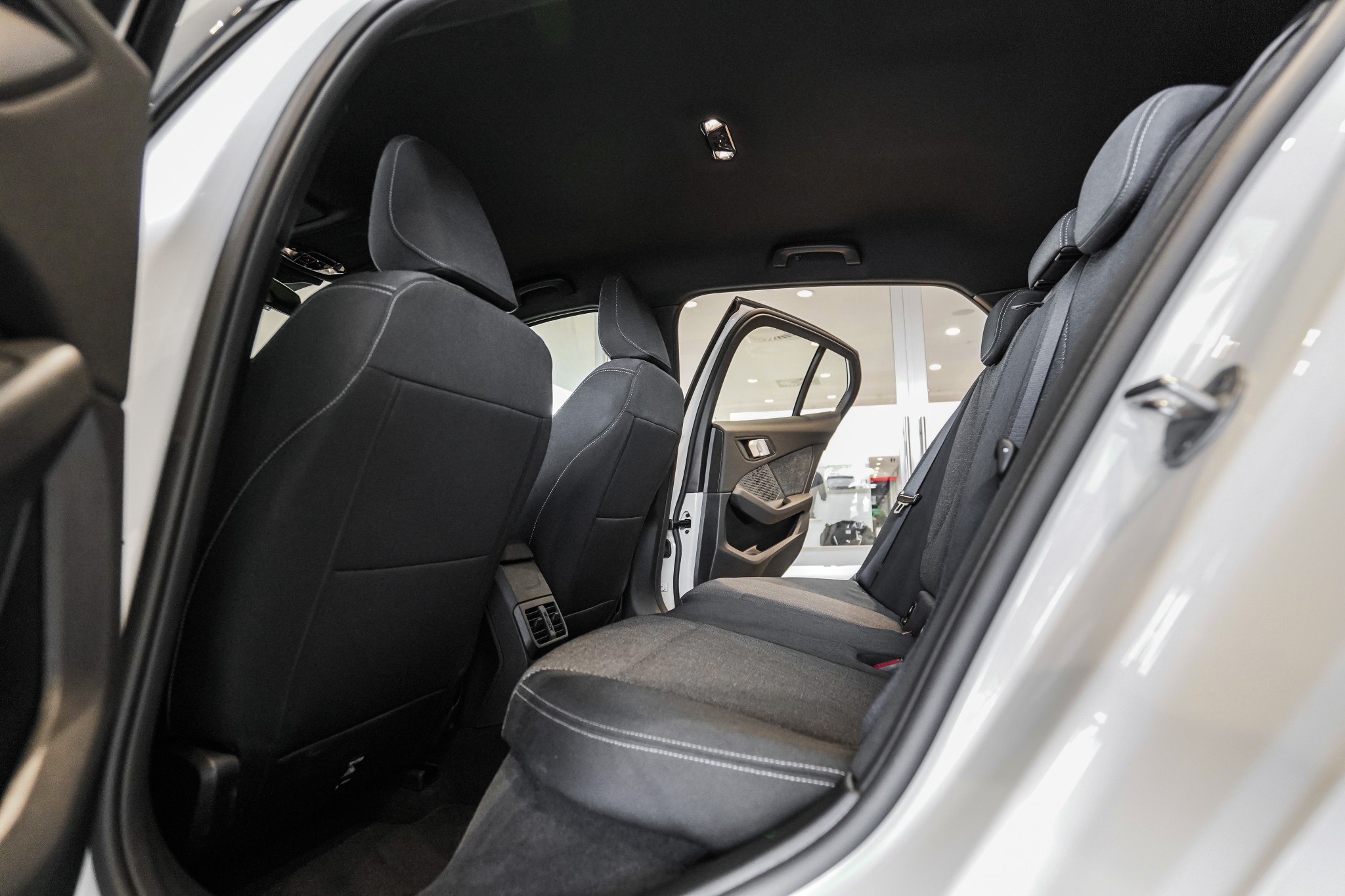BMW 120i 1.5L Mild Hybrid
