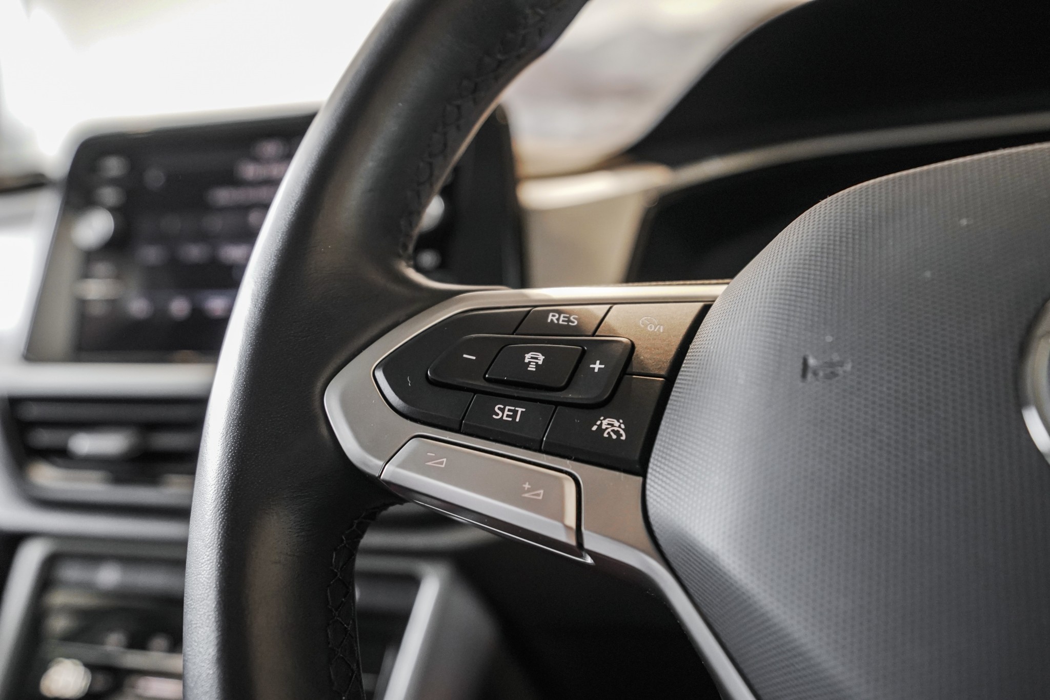 Volkswagen T-Roc Tsi Life 2Wd 1.4Pt