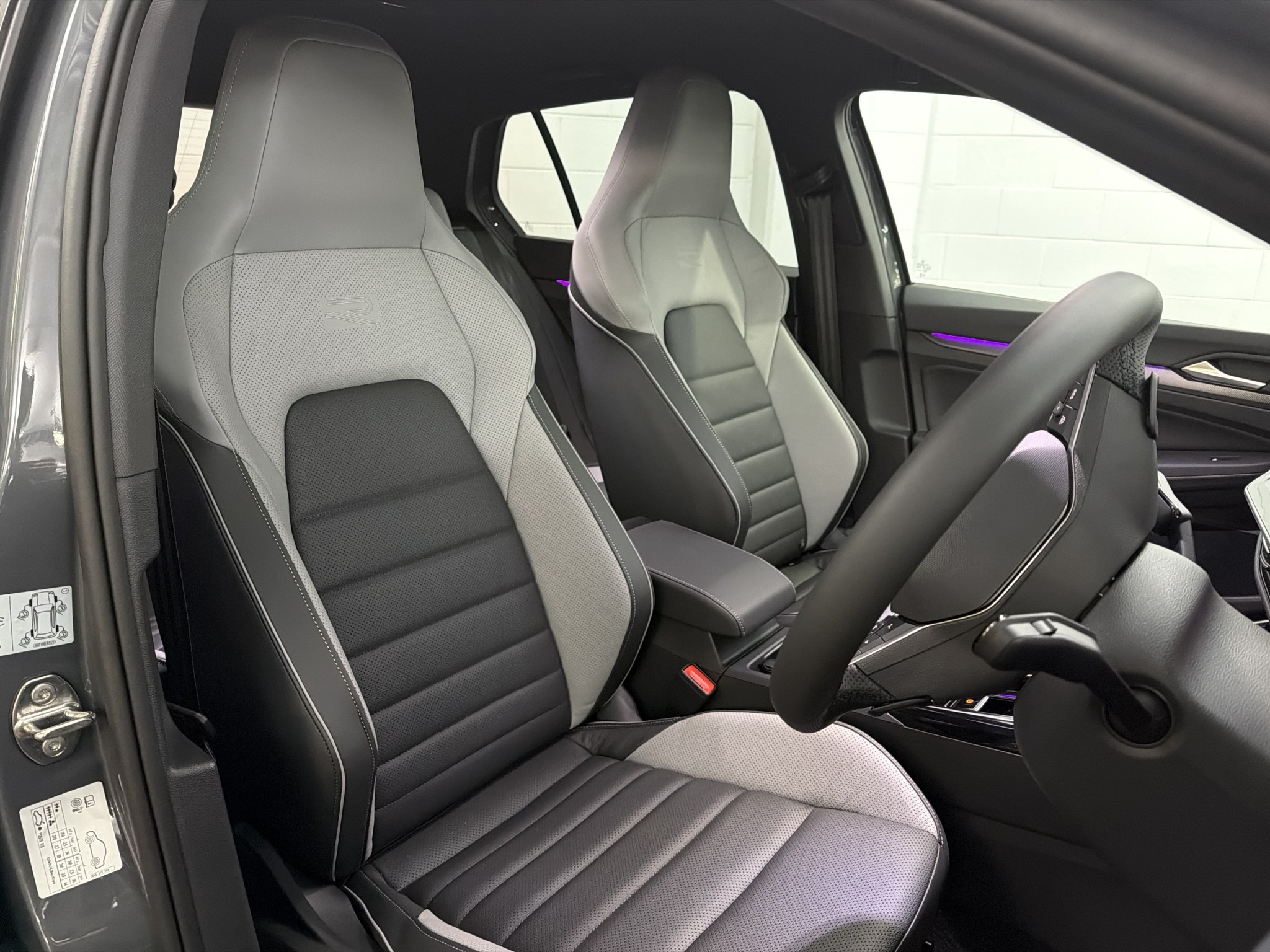 Volkswagen Golf 8.5 R-LINE