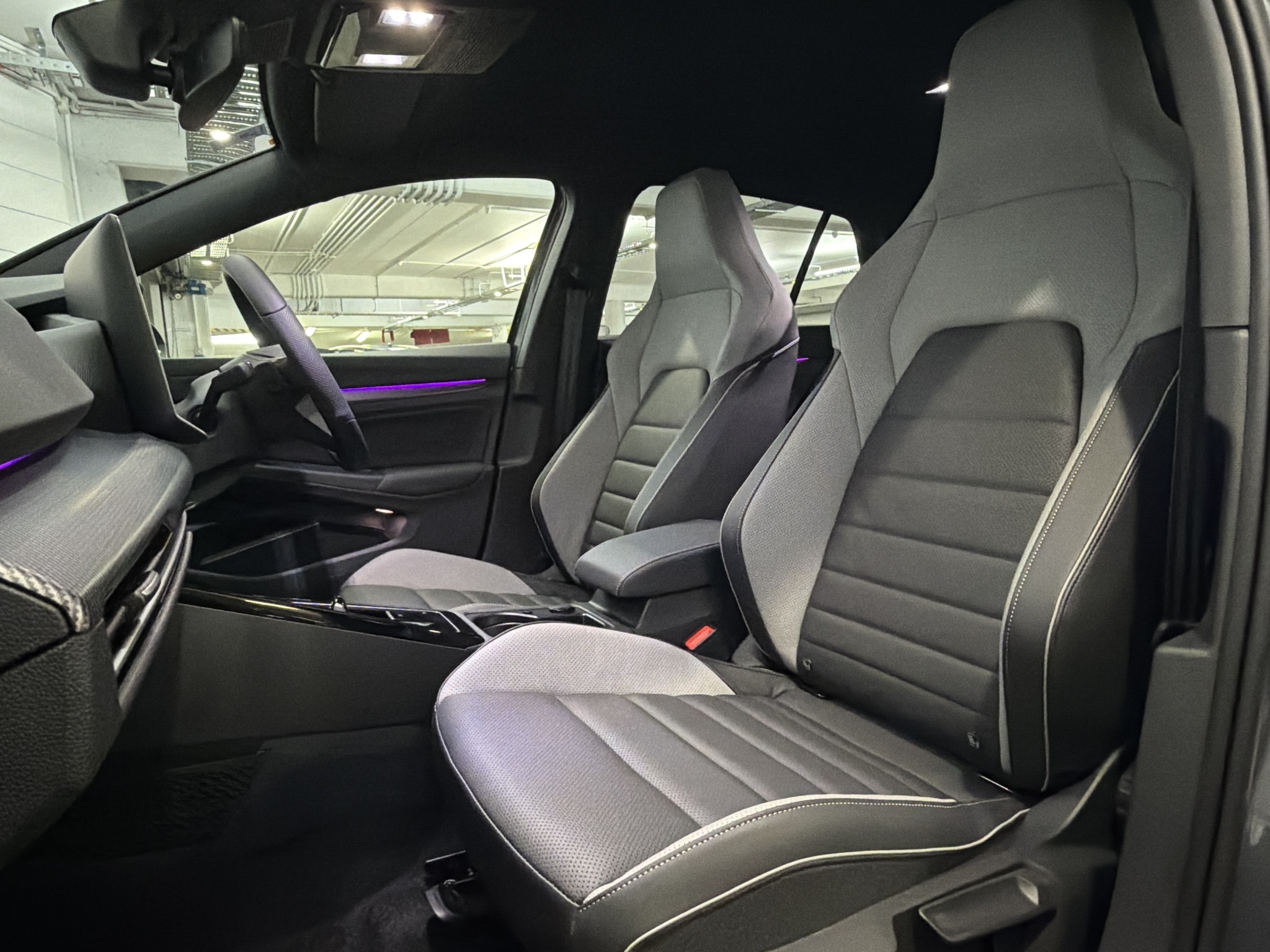 Volkswagen Golf 8.5 R-LINE