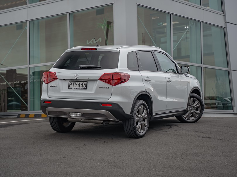 2023 Suzuki Vitara 2