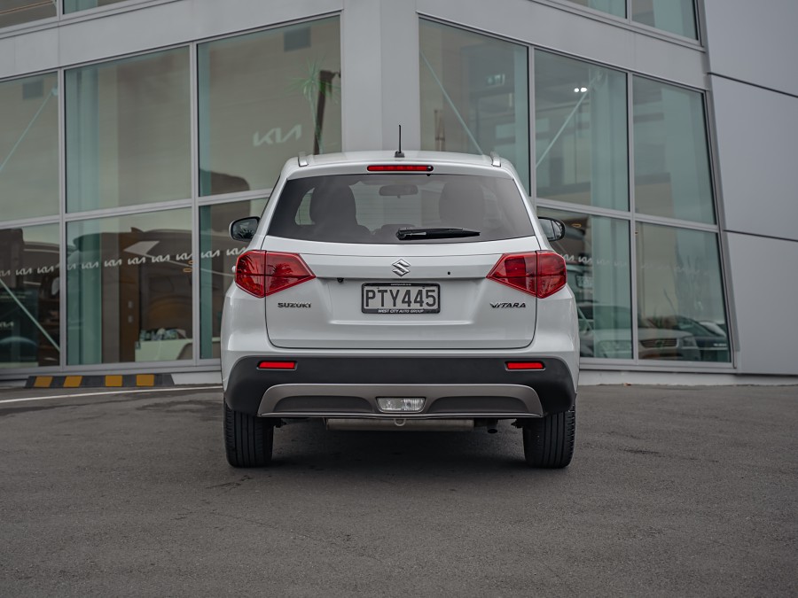 2023 Suzuki Vitara 4