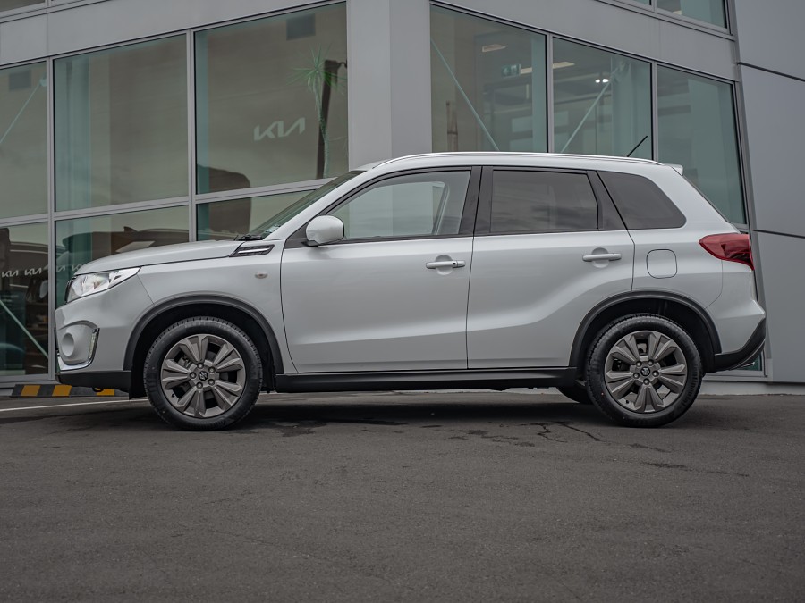 2023 Suzuki Vitara 5