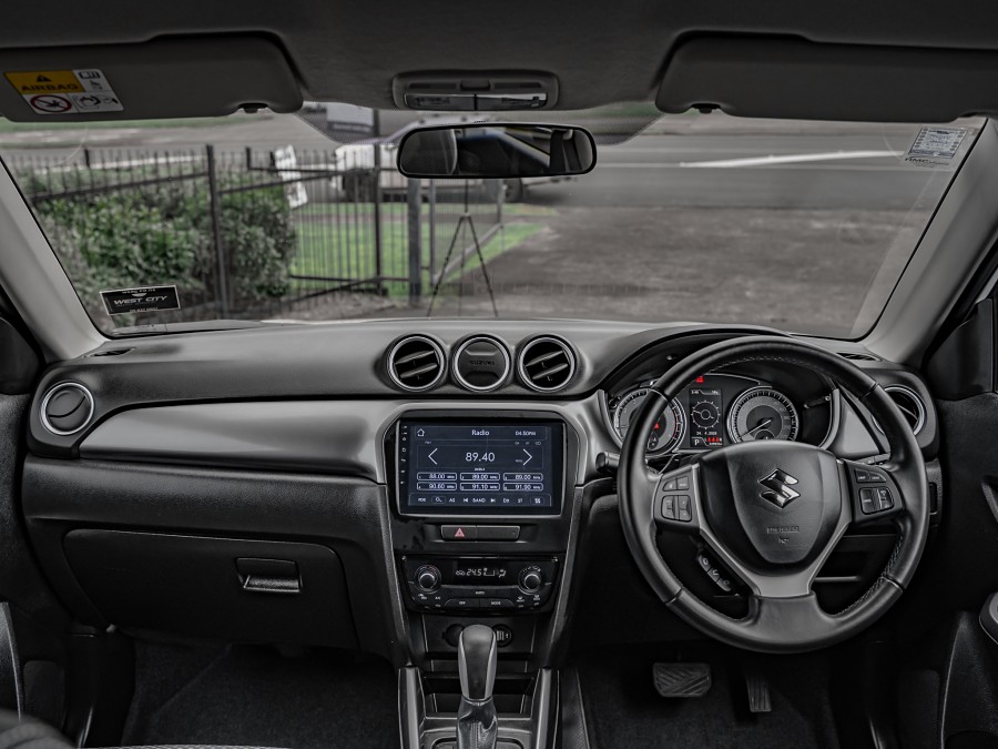2023 Suzuki Vitara 10