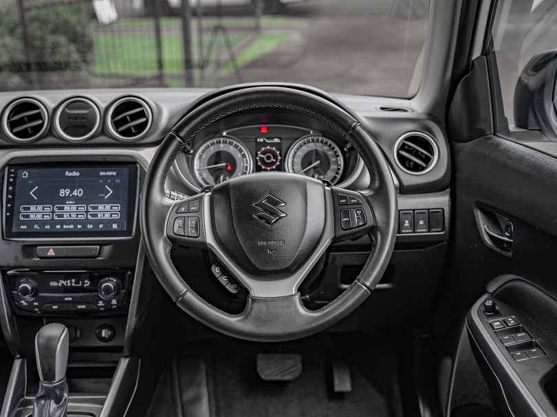 2023 Suzuki Vitara 12