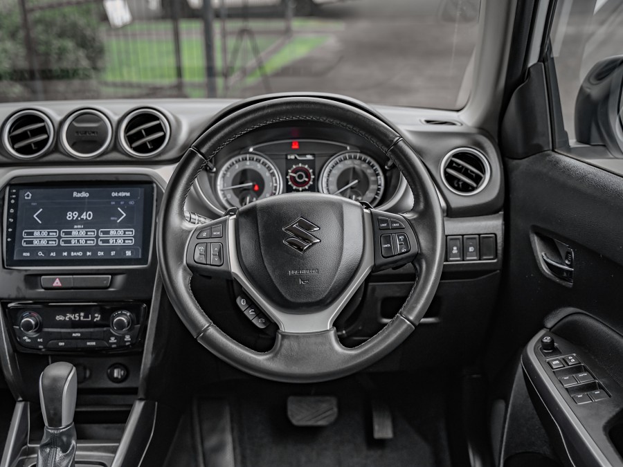 2023 Suzuki Vitara 12