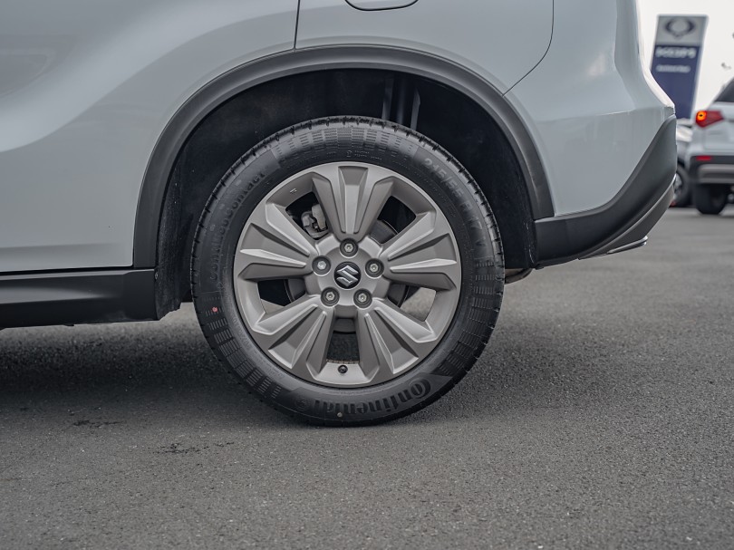 2023 Suzuki Vitara 7