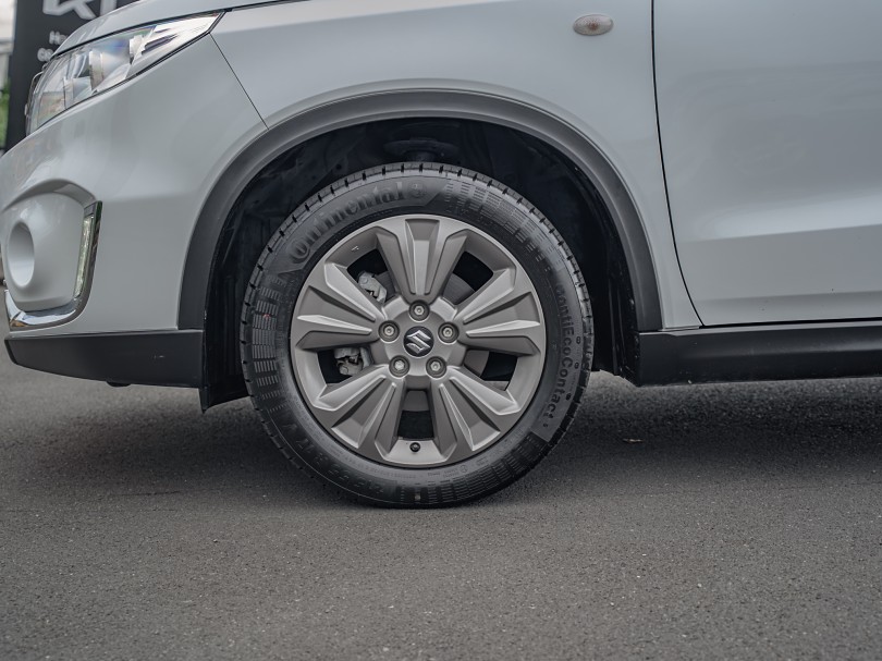 2023 Suzuki Vitara 6