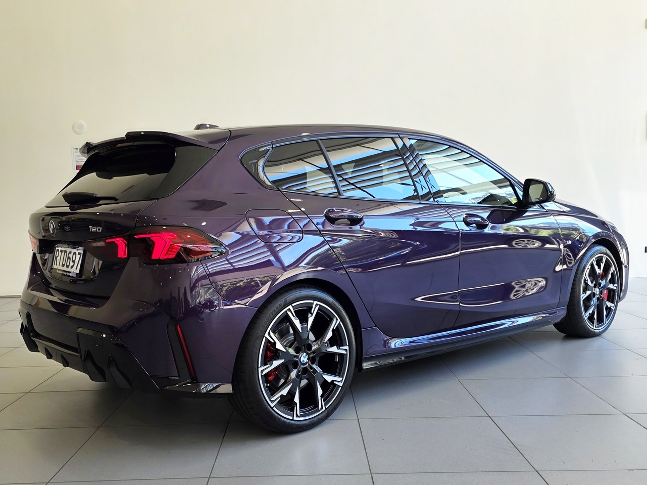 BMW 120i 120 Mid hybrid
