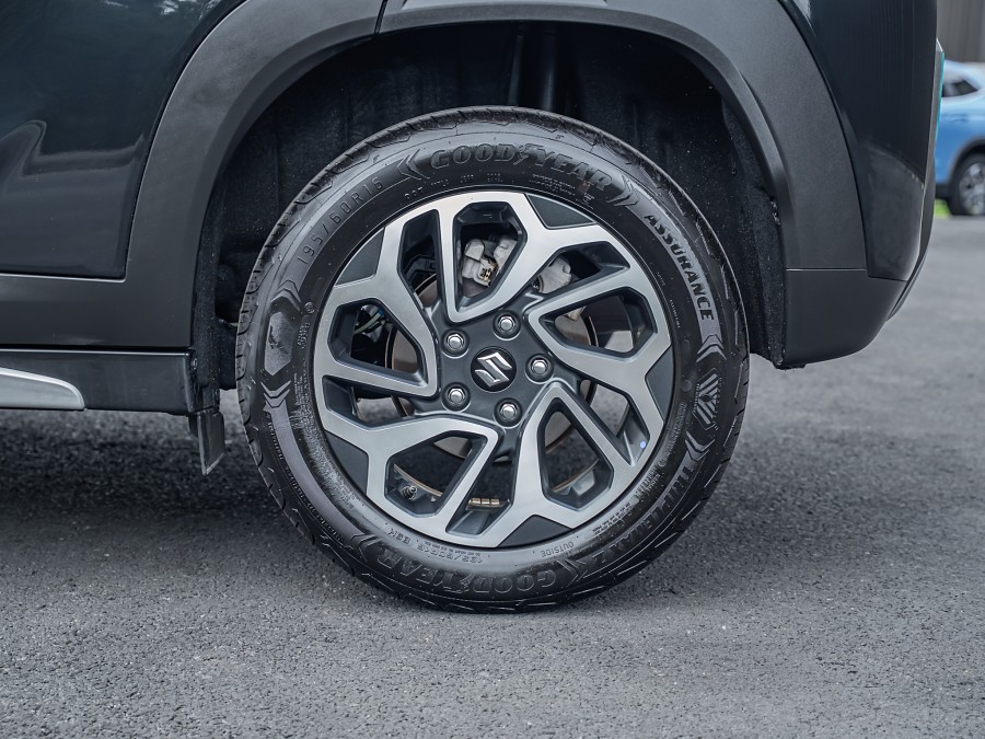 2025 Suzuki FRONX 5