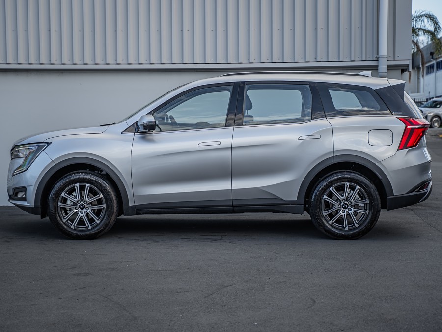 2026 Mahindra XUV700 5