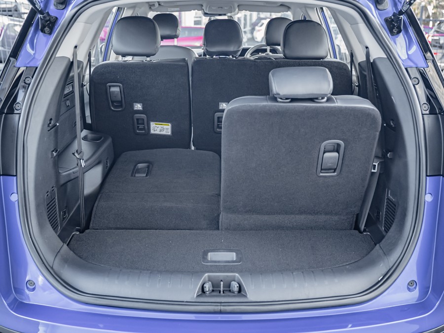 2026 Mahindra XUV700 19