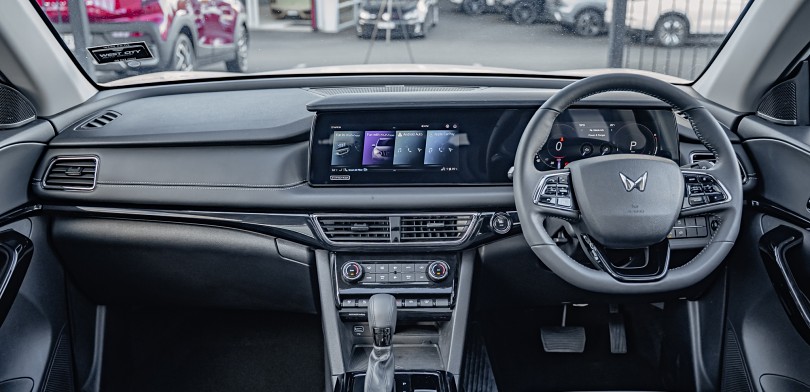 2026 Mahindra XUV700 10