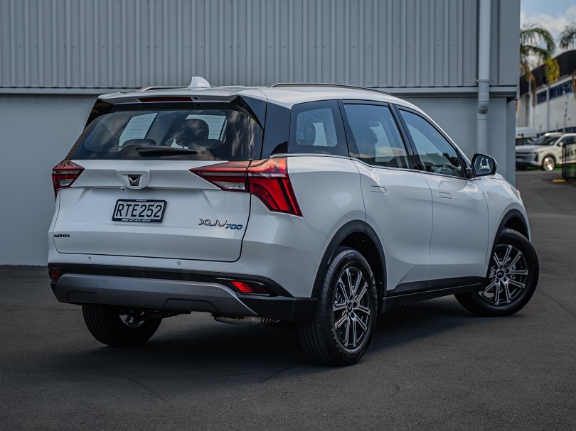 2026 Mahindra XUV700 2