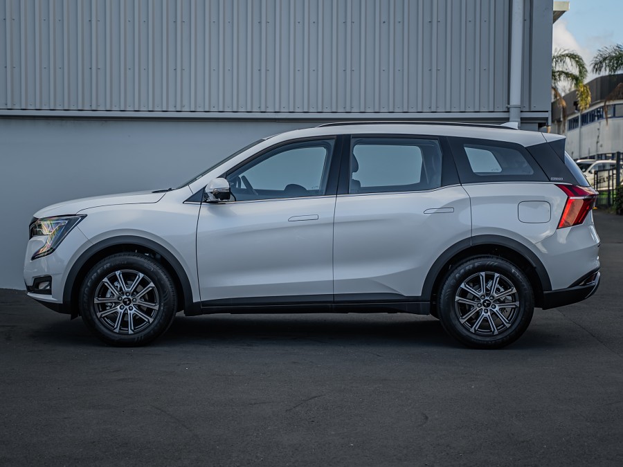 2026 Mahindra XUV700 5