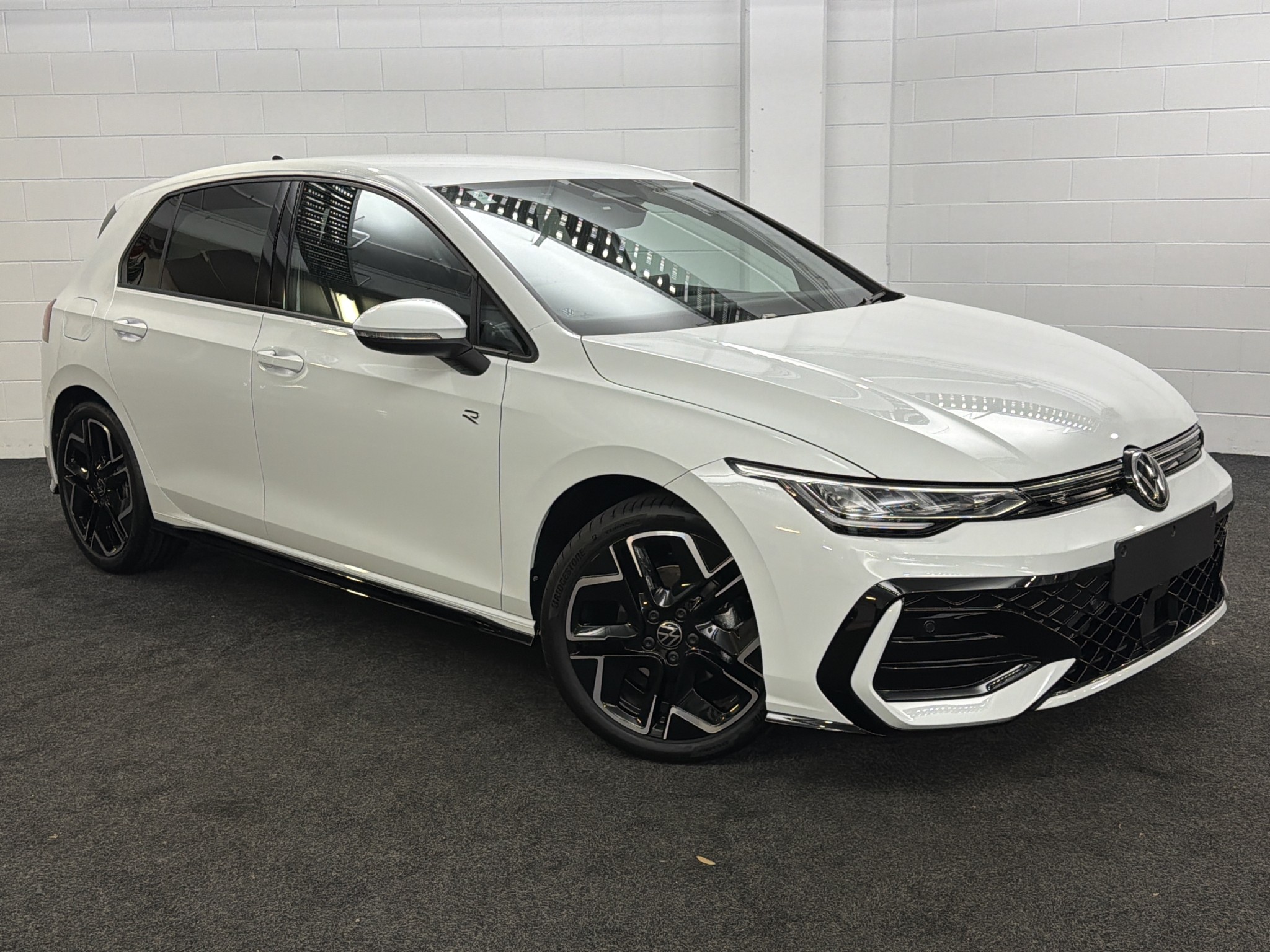 Volkswagen Golf 8.5 R-LINE