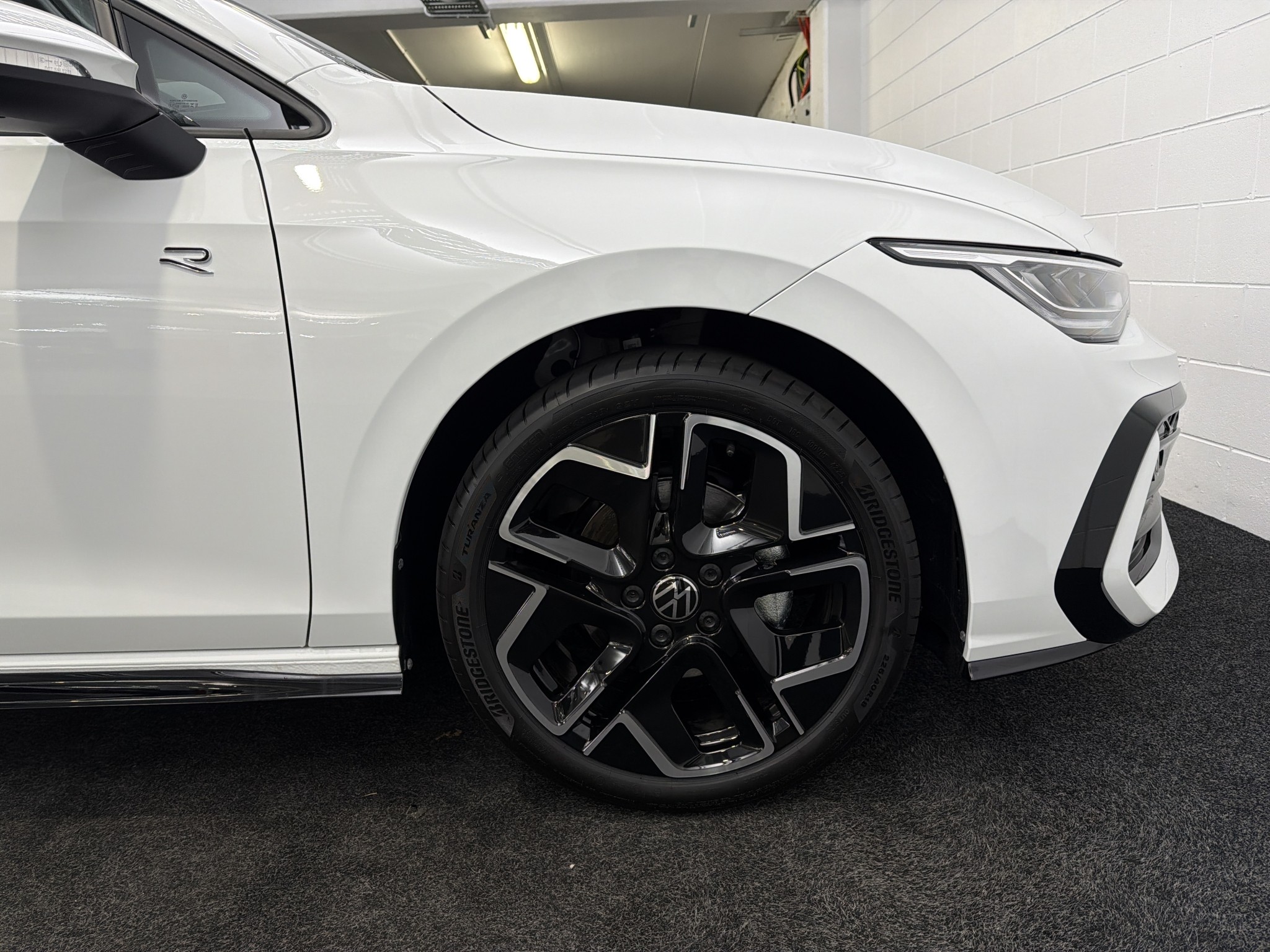 Volkswagen Golf 8.5 R-LINE