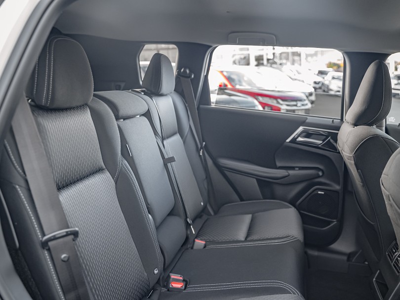 2026 Mitsubishi Outlander 17