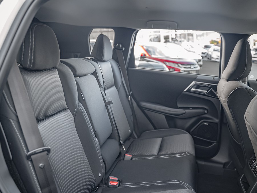 2026 Mitsubishi Outlander 17