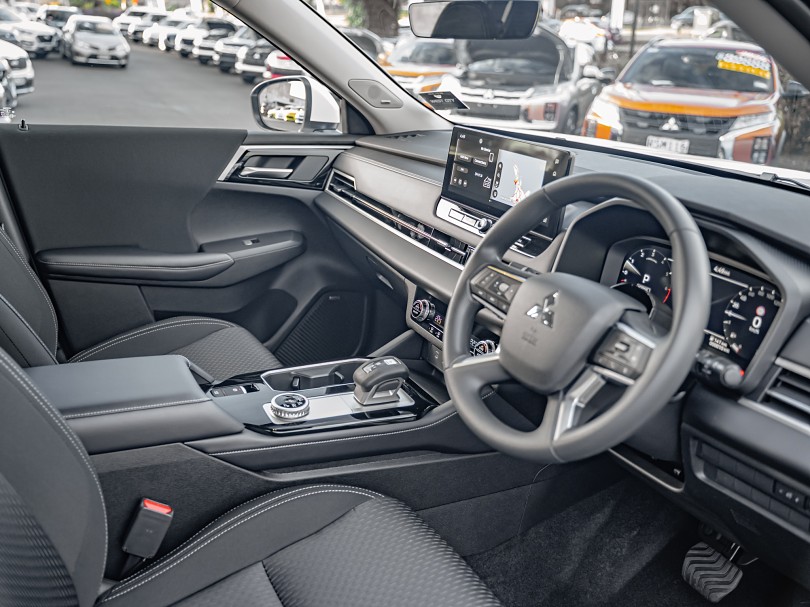 2026 Mitsubishi Outlander 9