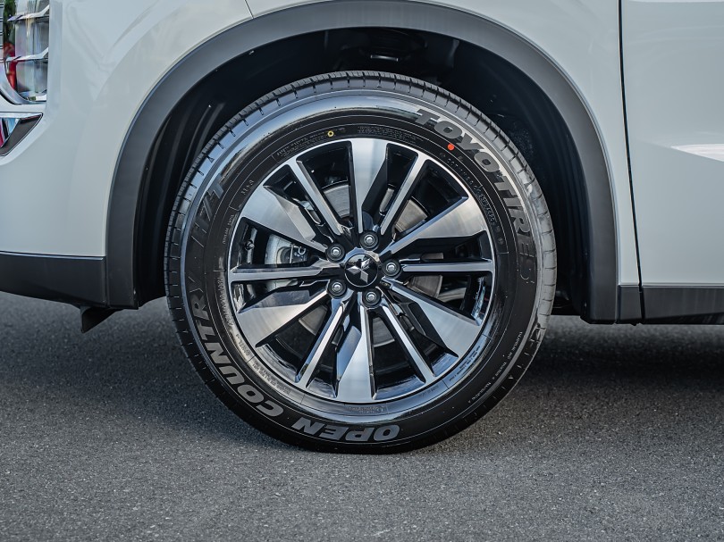 2026 Mitsubishi Outlander 6
