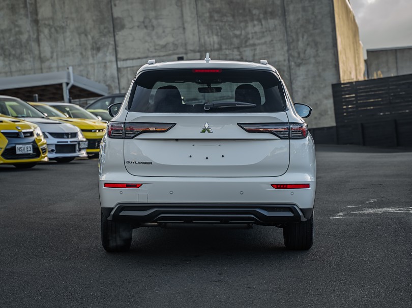 2026 Mitsubishi Outlander 4