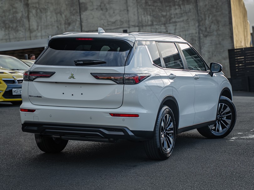 2026 Mitsubishi Outlander 2