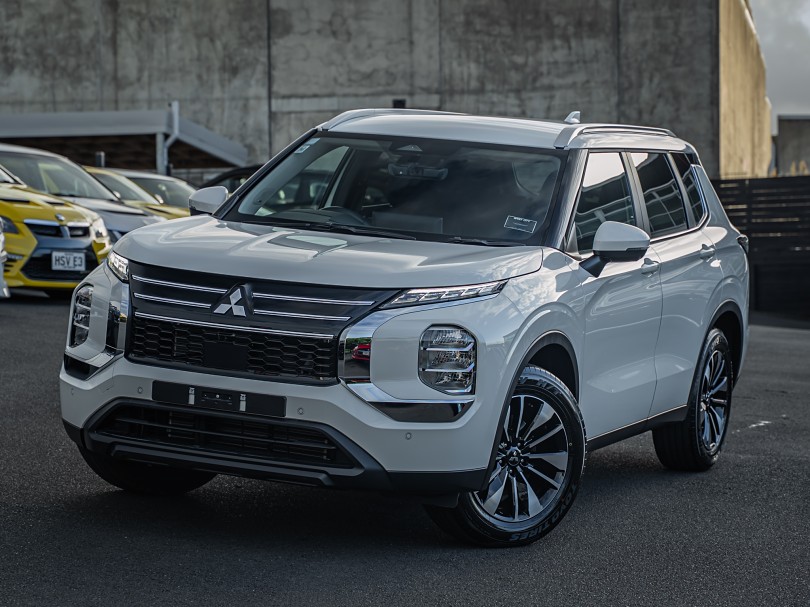 2026 Mitsubishi Outlander 1