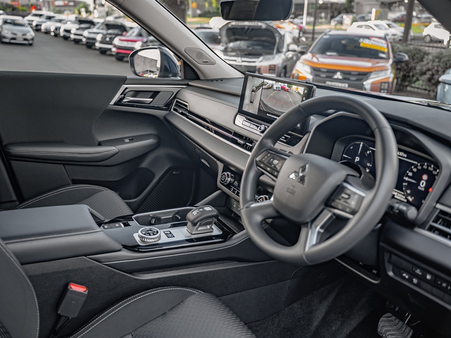 2026 Mitsubishi Outlander 9