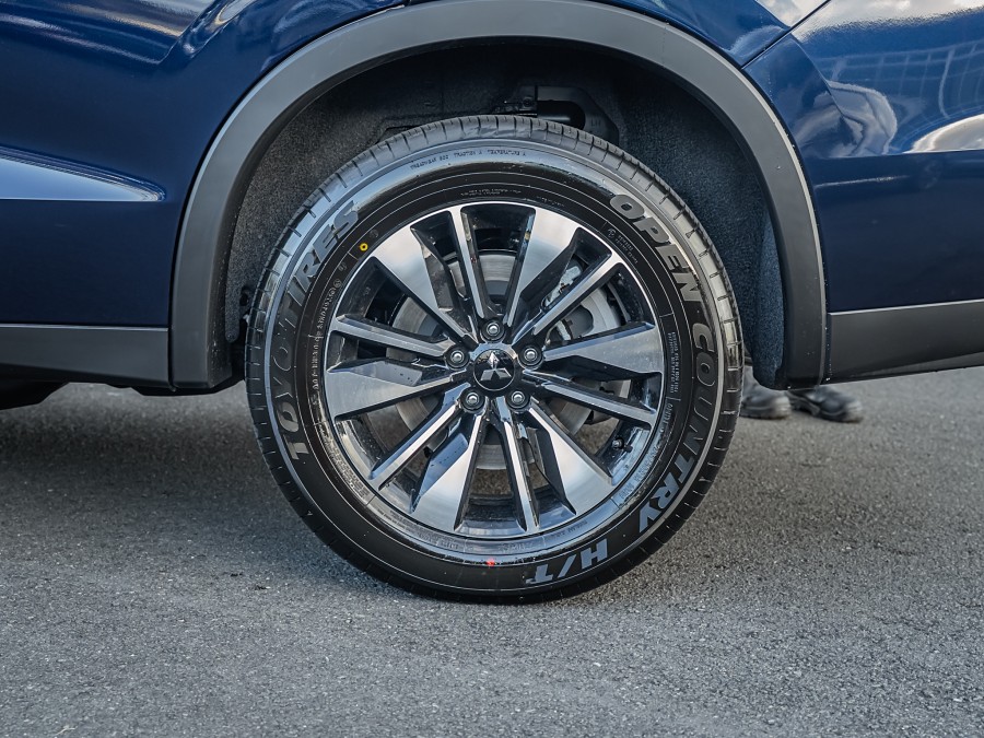 2026 Mitsubishi Outlander 7