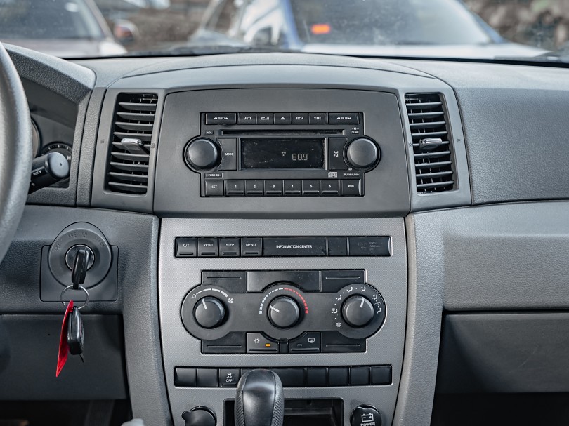 2005 Chrysler Jeep 15
