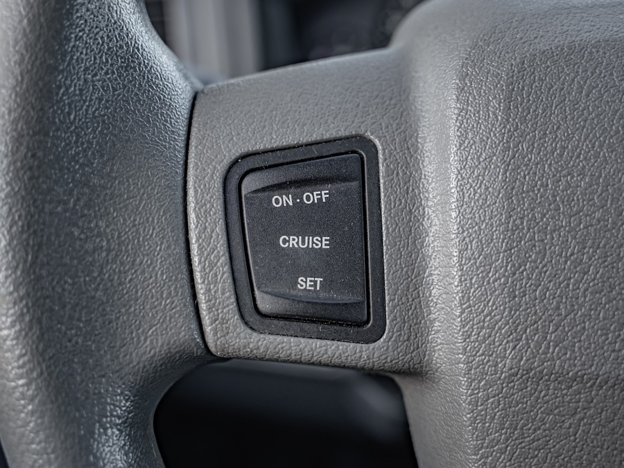 2005 Chrysler Jeep 13