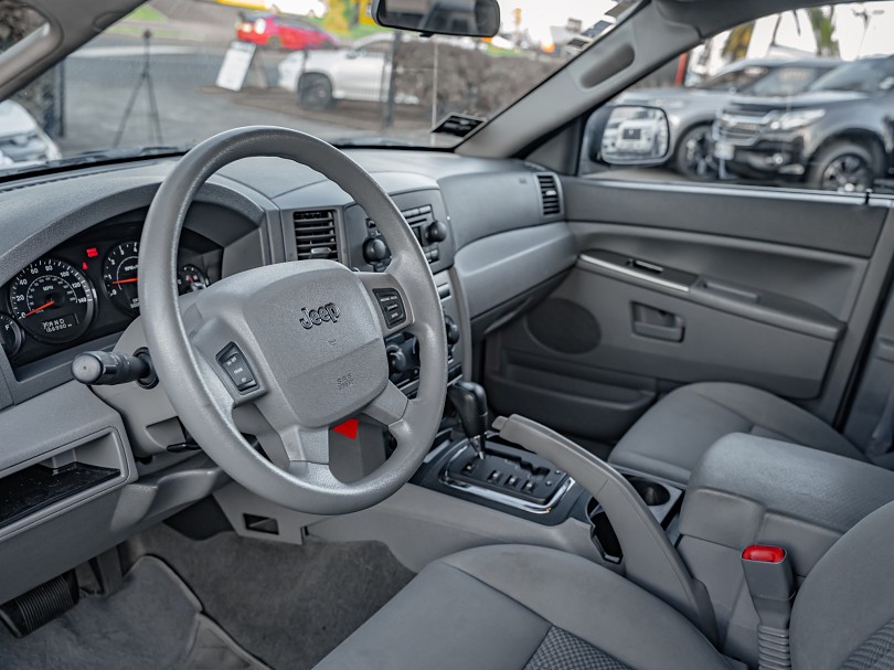 2005 Chrysler Jeep 9