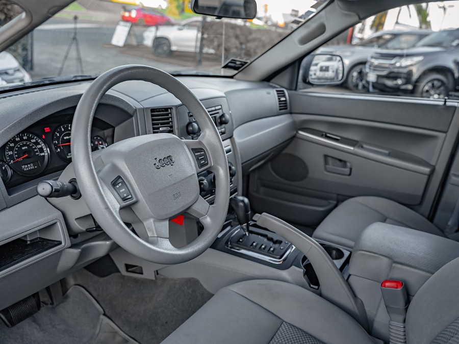 2005 Chrysler Jeep 9