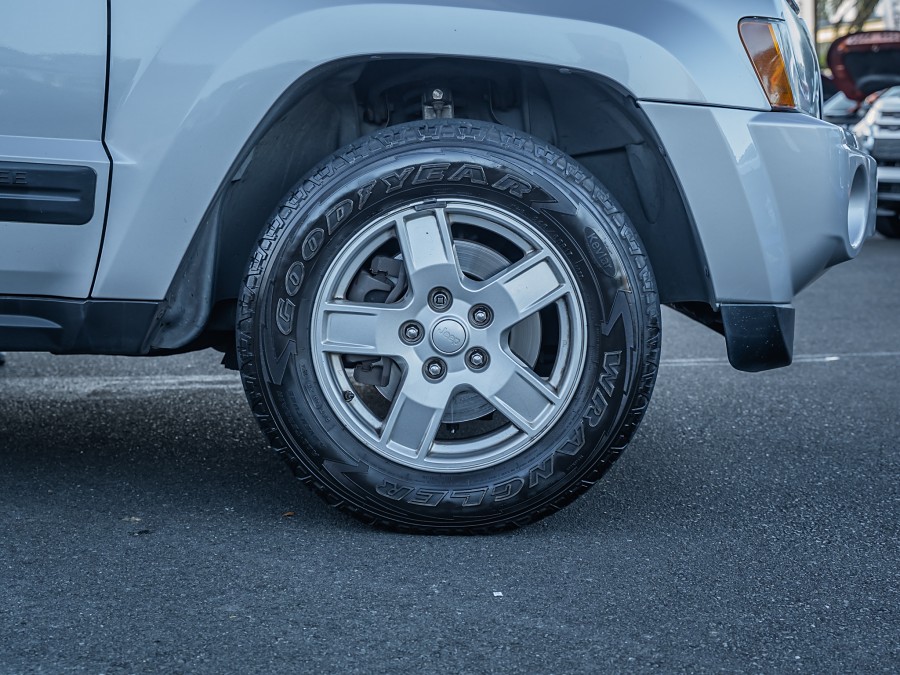 2005 Chrysler Jeep 7