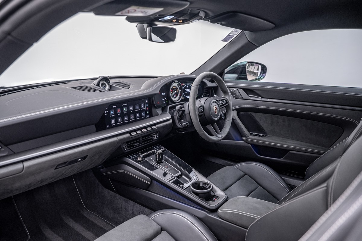 Porsche 911 Carrera GTS Coupe (992)