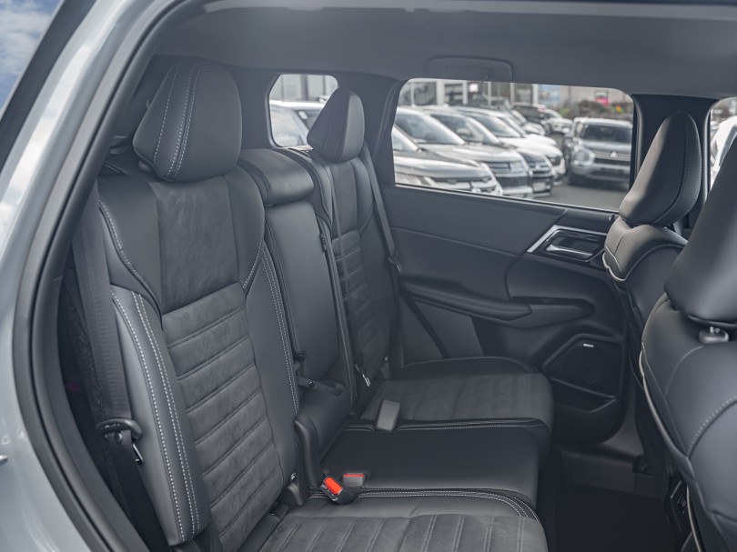 2026 Mitsubishi Outlander 17