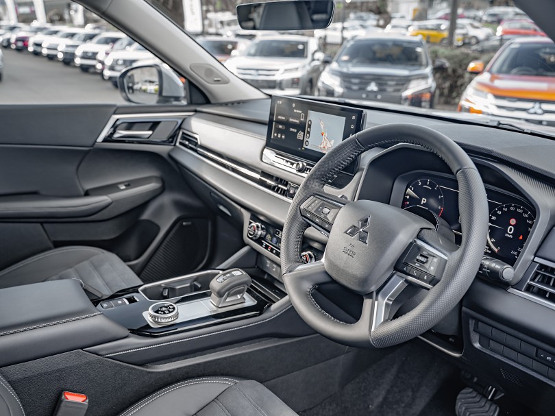 2026 Mitsubishi Outlander 9