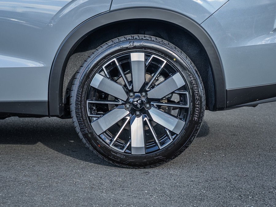 2026 Mitsubishi Outlander 7