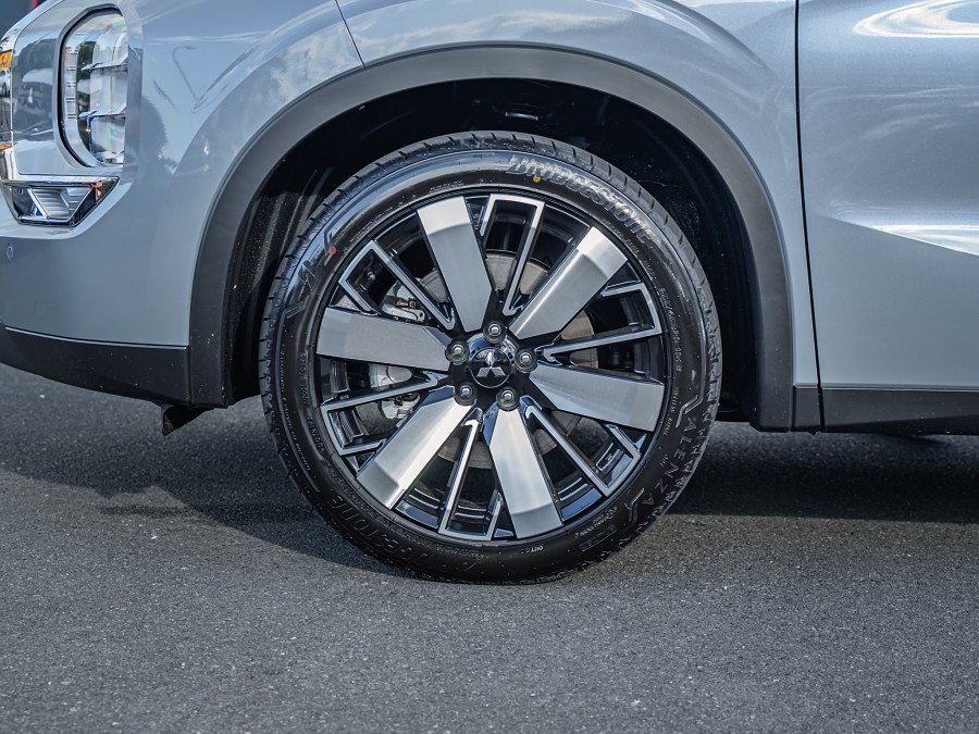 2026 Mitsubishi Outlander 6