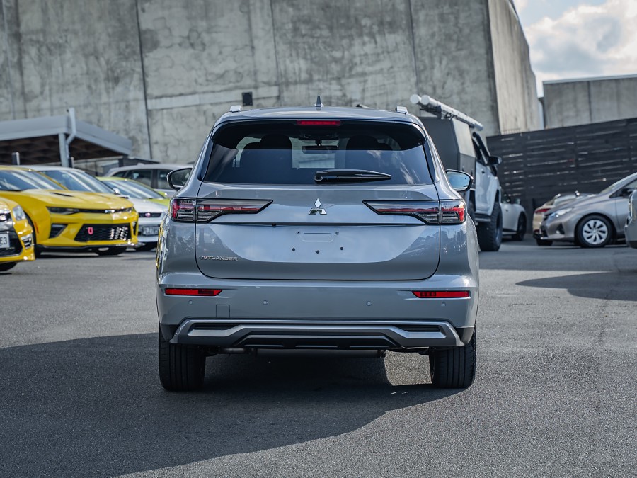 2026 Mitsubishi Outlander 4