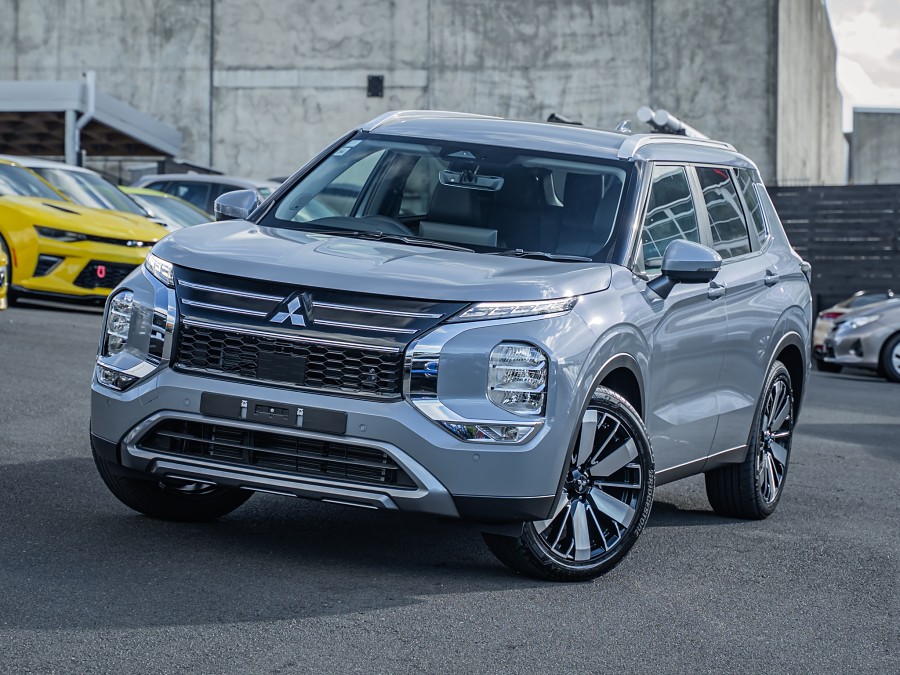 2026 Mitsubishi Outlander 1