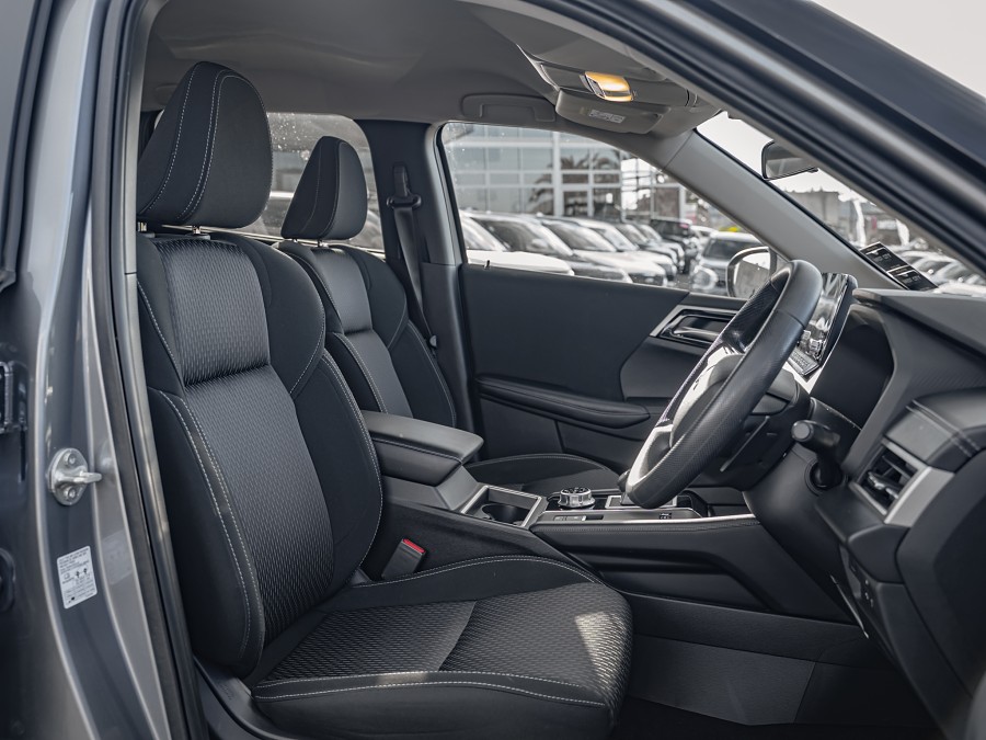 2022 Mitsubishi Outlander 8