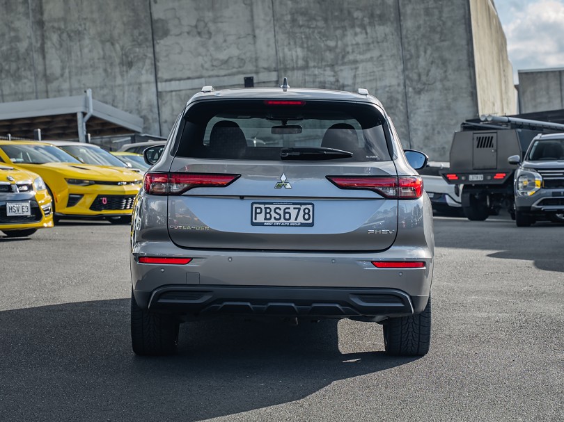 2022 Mitsubishi Outlander 4