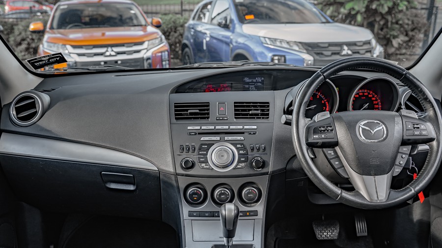 2010 Mazda 3 10