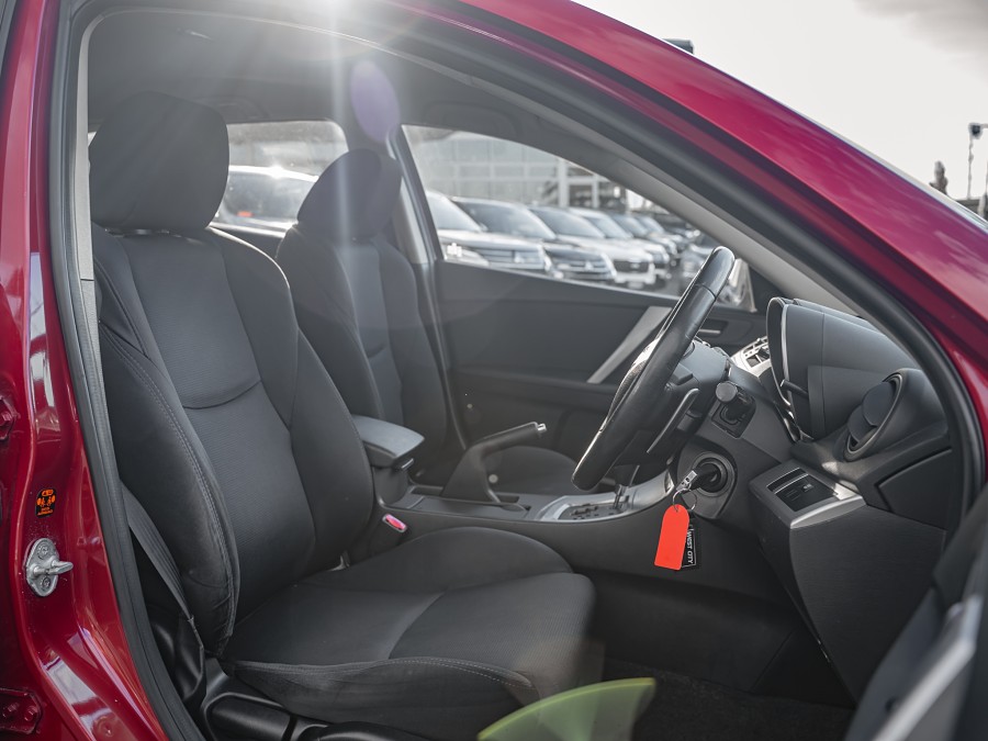 2010 Mazda 3 8