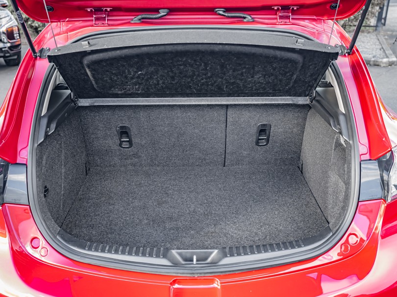 2010 Mazda 3 18
