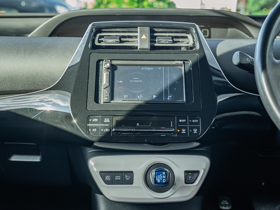 2016 Toyota Prius 15