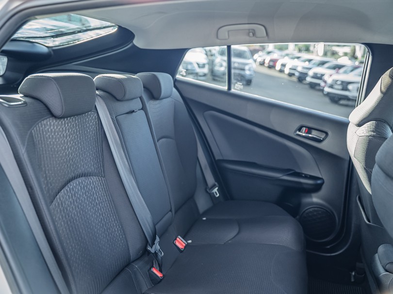 2016 Toyota Prius 17