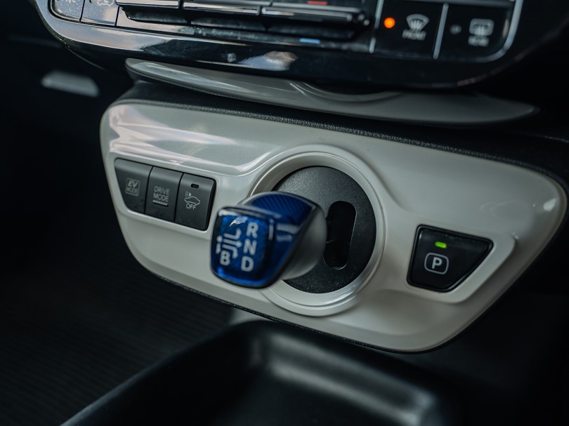 2016 Toyota Prius 16